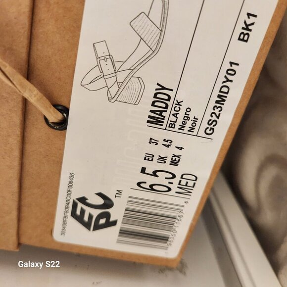 Gentle Souls Black Leather " Maddy" Block Heeled Sandals. NIB. Size 6.5 - Picture 3 of 10